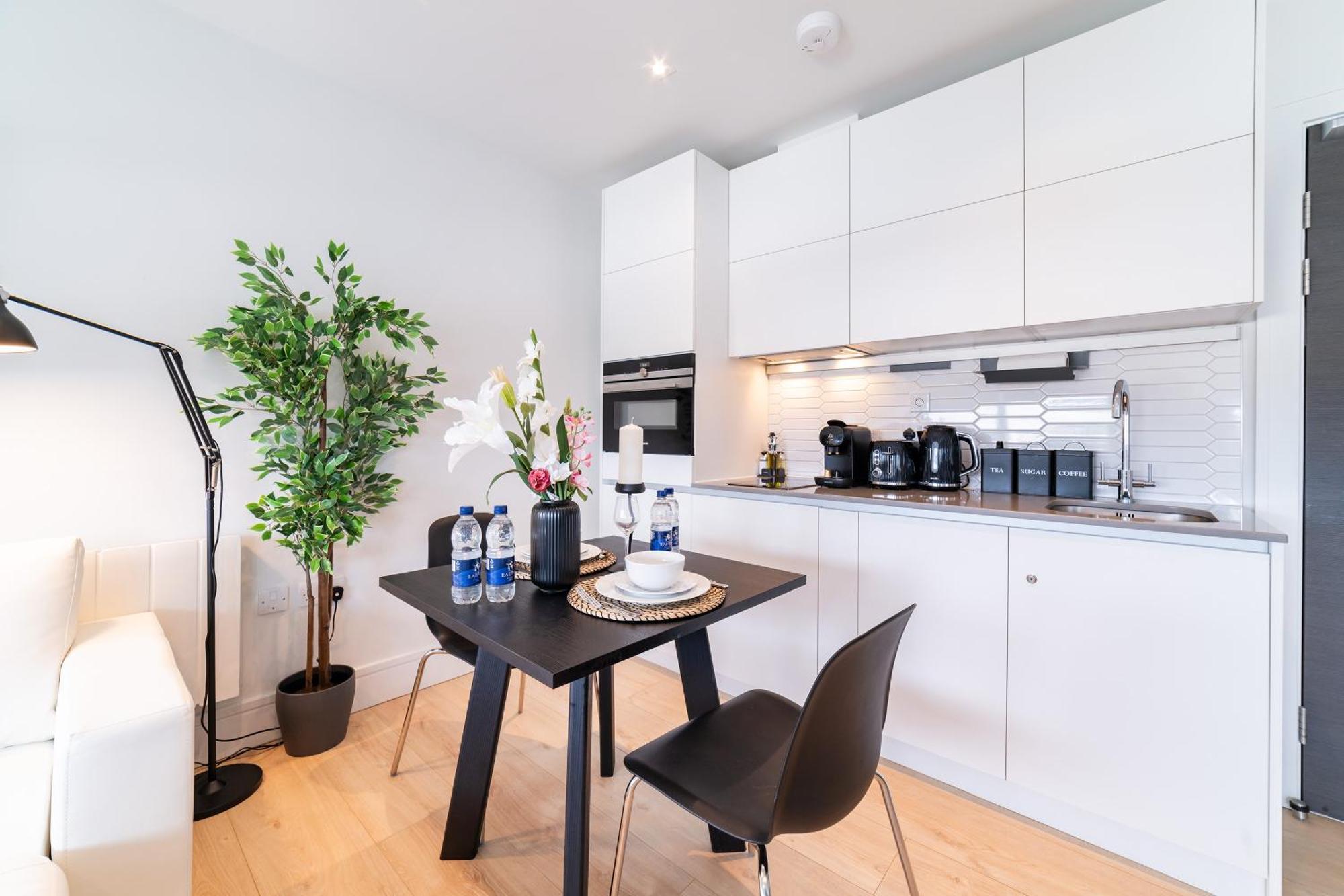 Апартаменты Stylish Retreats On Olympic Way Лондон Экстерьер фото