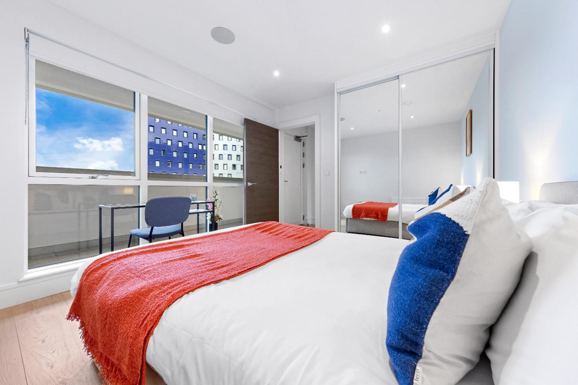 Апартаменты Stylish Retreats On Olympic Way Лондон Экстерьер фото