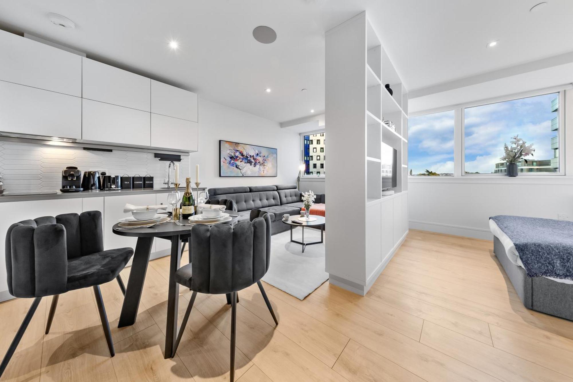 Апартаменты Stylish Retreats On Olympic Way Лондон Экстерьер фото